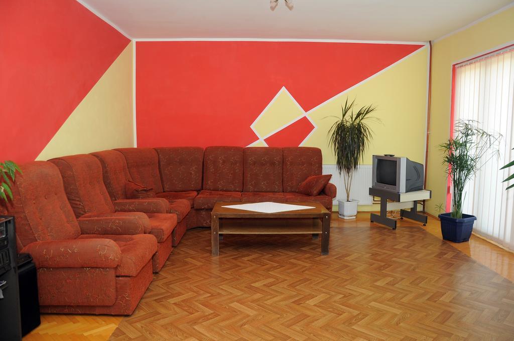Hostel Marvel Ni Buitenkant foto