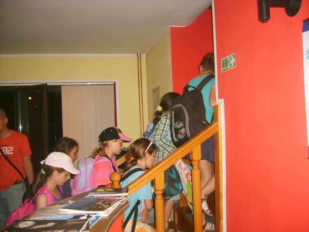 Hostel Marvel Ni Buitenkant foto