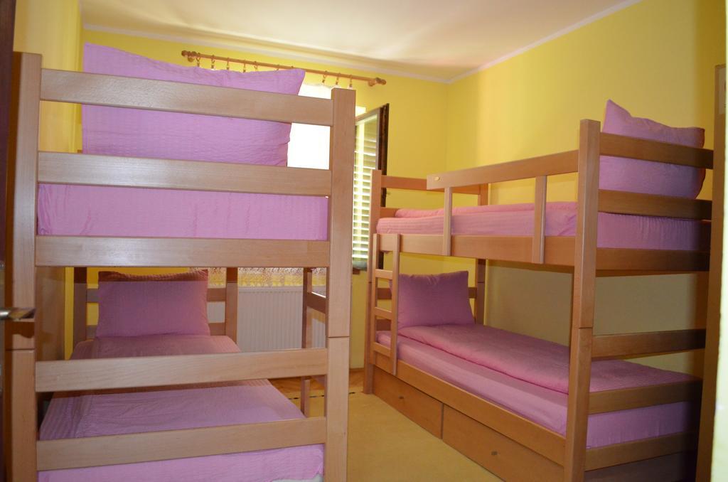 Hostel Marvel Ni Buitenkant foto