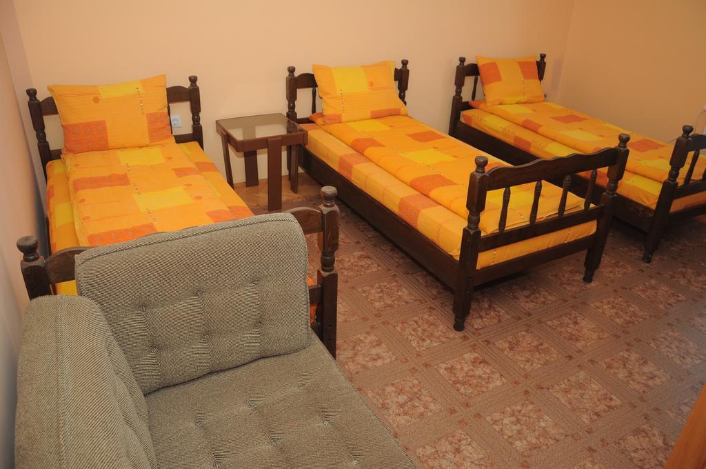 Hostel Marvel Ni Buitenkant foto
