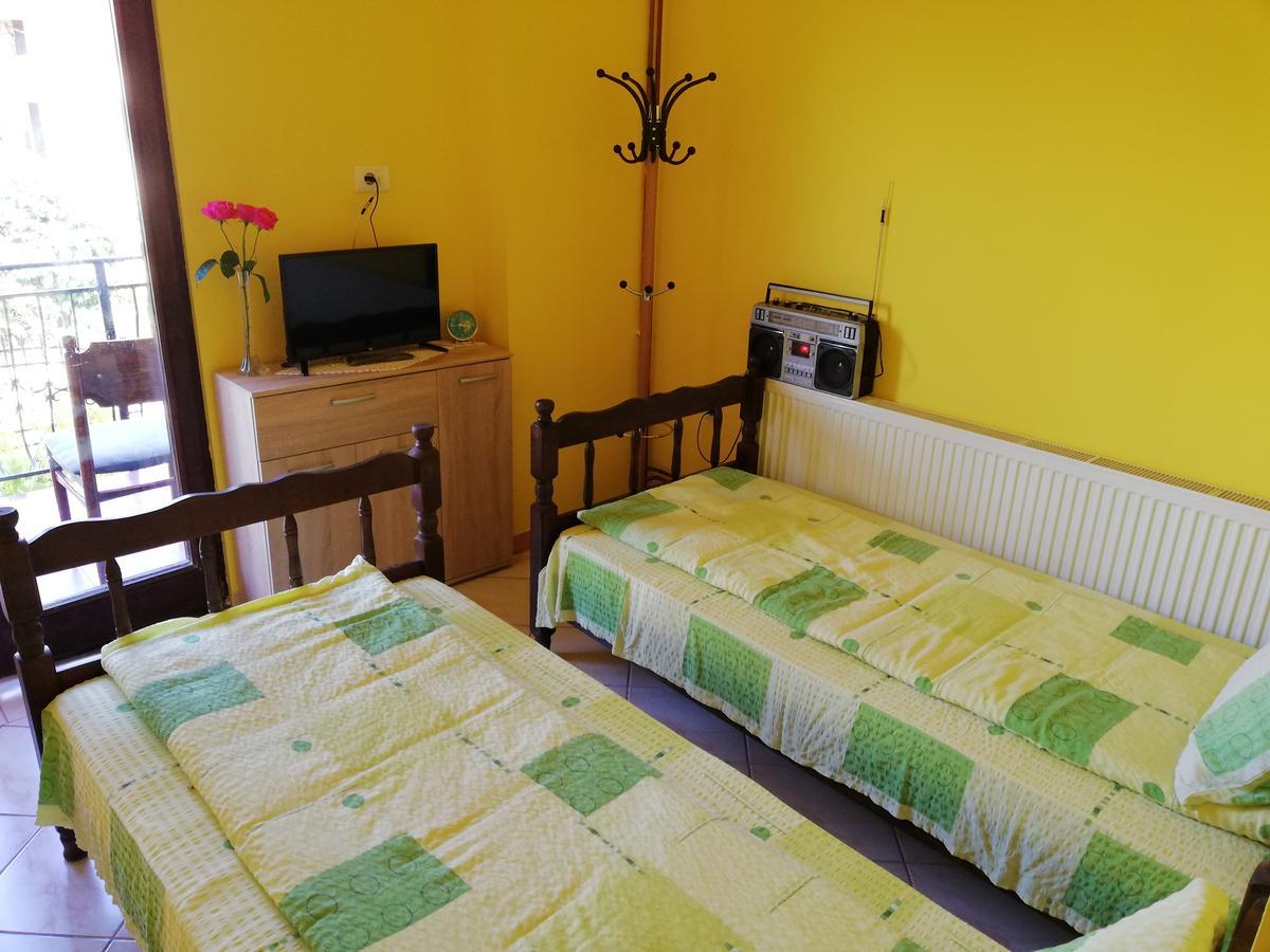 Hostel Marvel Ni Buitenkant foto