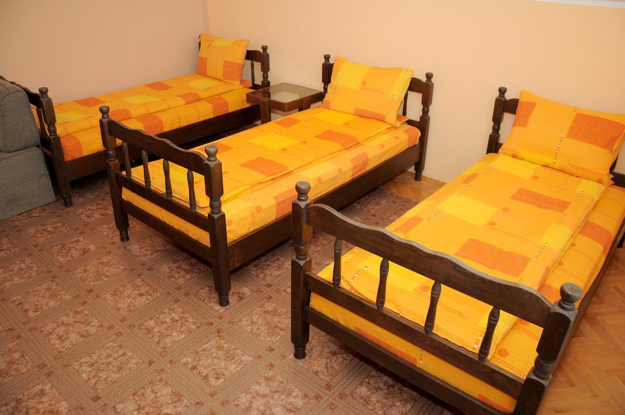 Hostel Marvel Ni Buitenkant foto