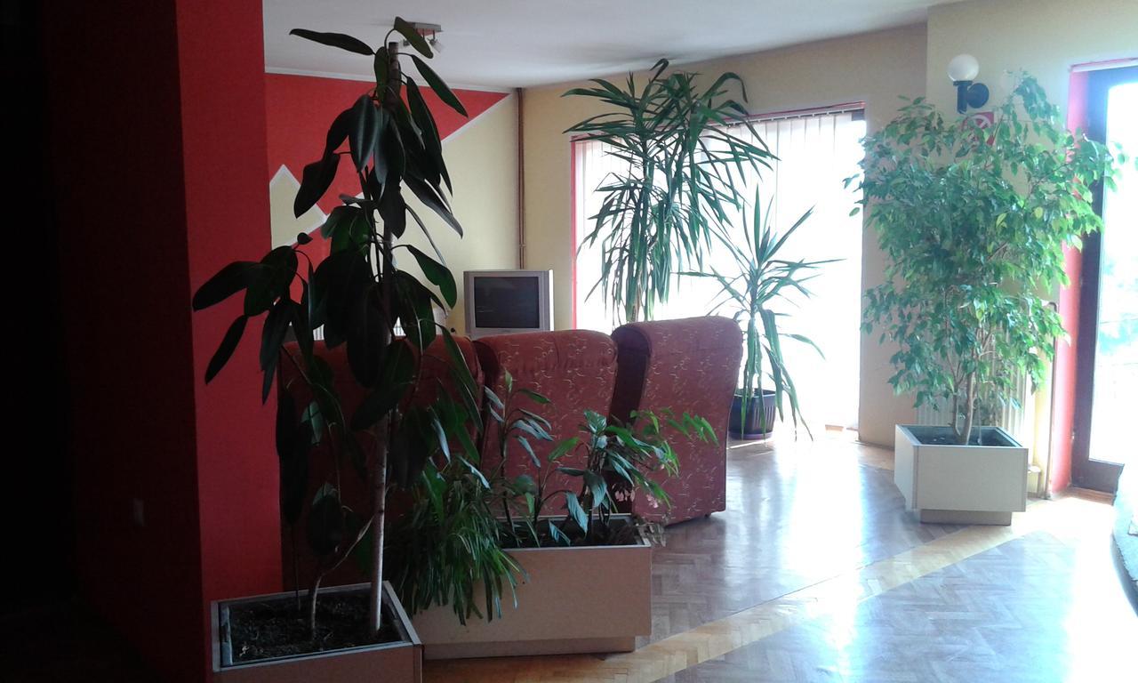 Hostel Marvel Ni Buitenkant foto