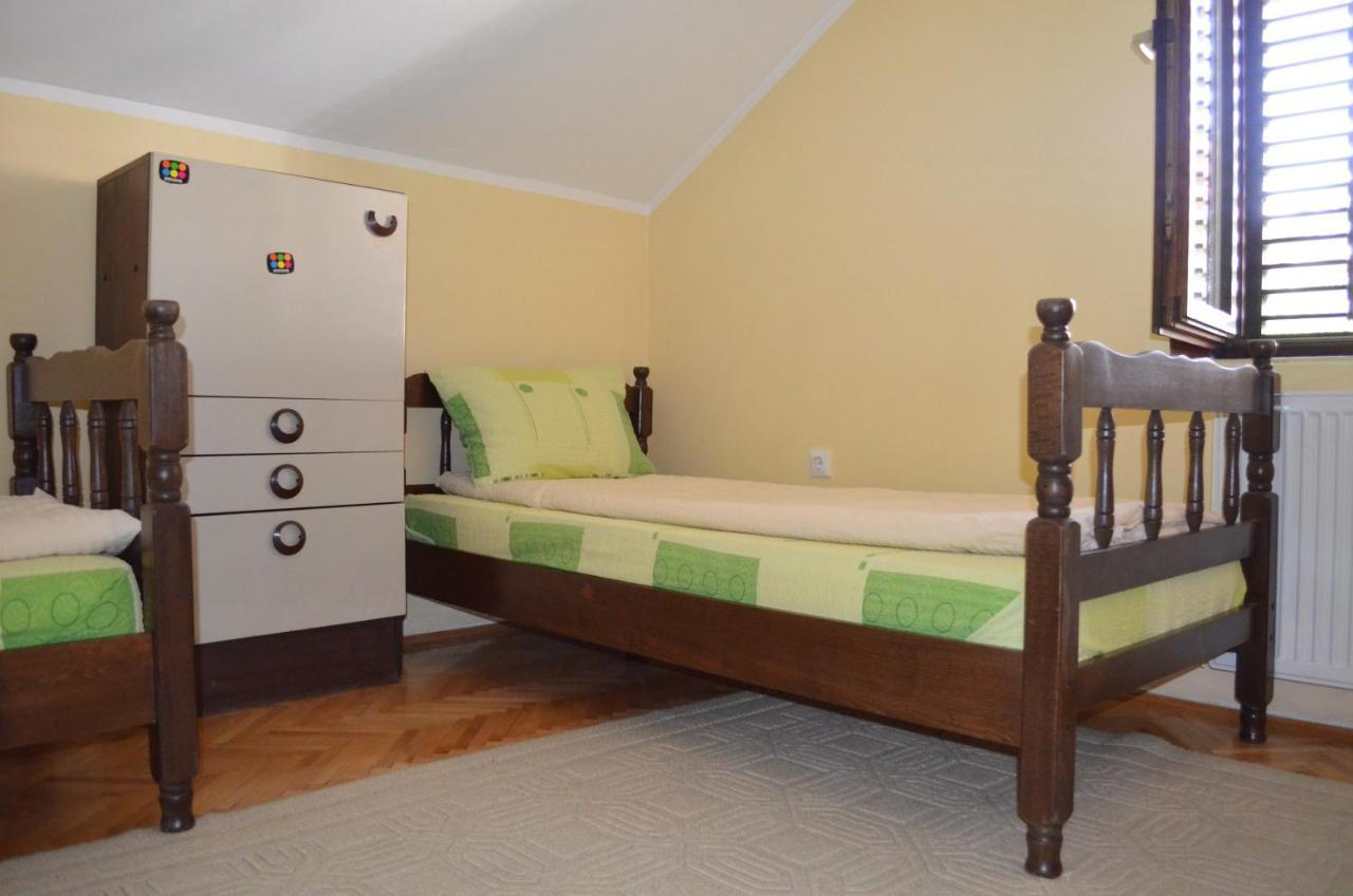 Hostel Marvel Ni Buitenkant foto