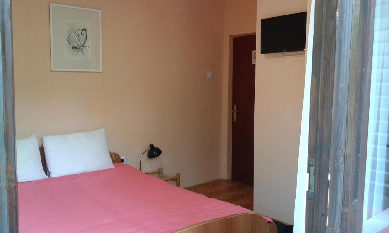 Hostel Marvel Ni Buitenkant foto