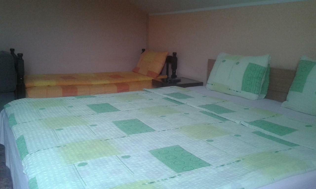 Hostel Marvel Ni Buitenkant foto